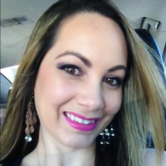 Meet your Posher, Aixa - Picture 2 of 2